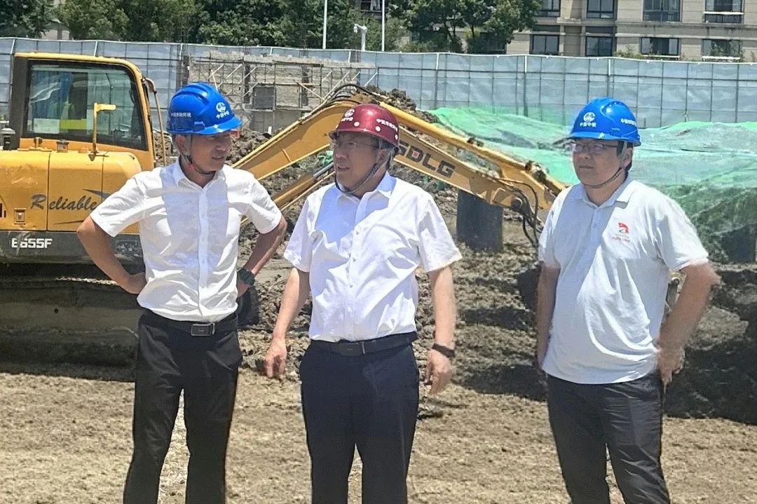 公司黨委書記、董事長李明華到蘇州清樹灣項(xiàng)目檢查指導(dǎo)工作.jpg